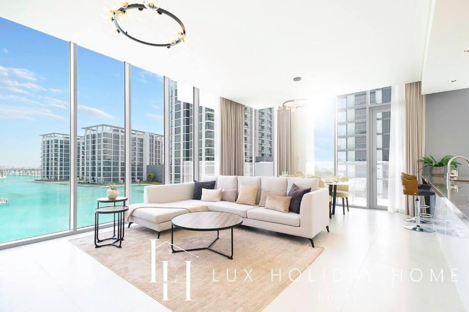 Day, Living room