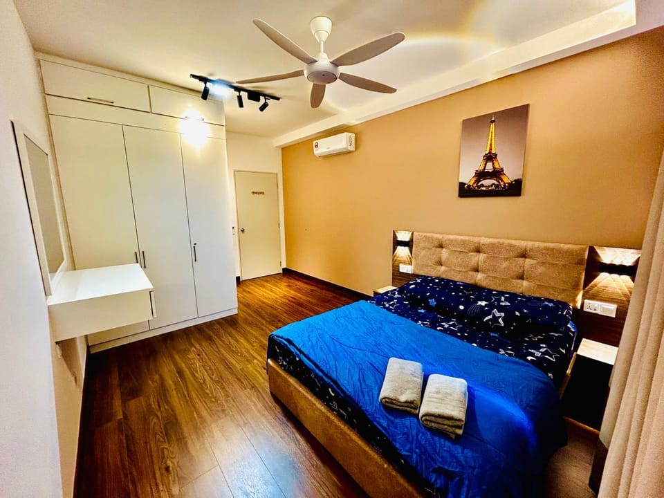 Bed, Photo of the whole room, Bedroom, towels, wardrobe, air conditioner