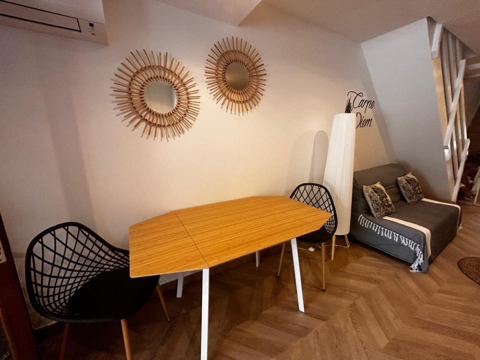 Studio moderne climatisé avec coin nuit, proche mer et Hauts de Cagnes Apartment in Cagnes-sur-Mer