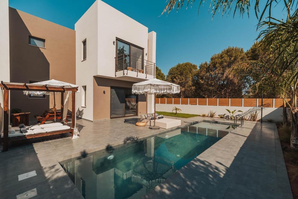 Property building, Swimming pool