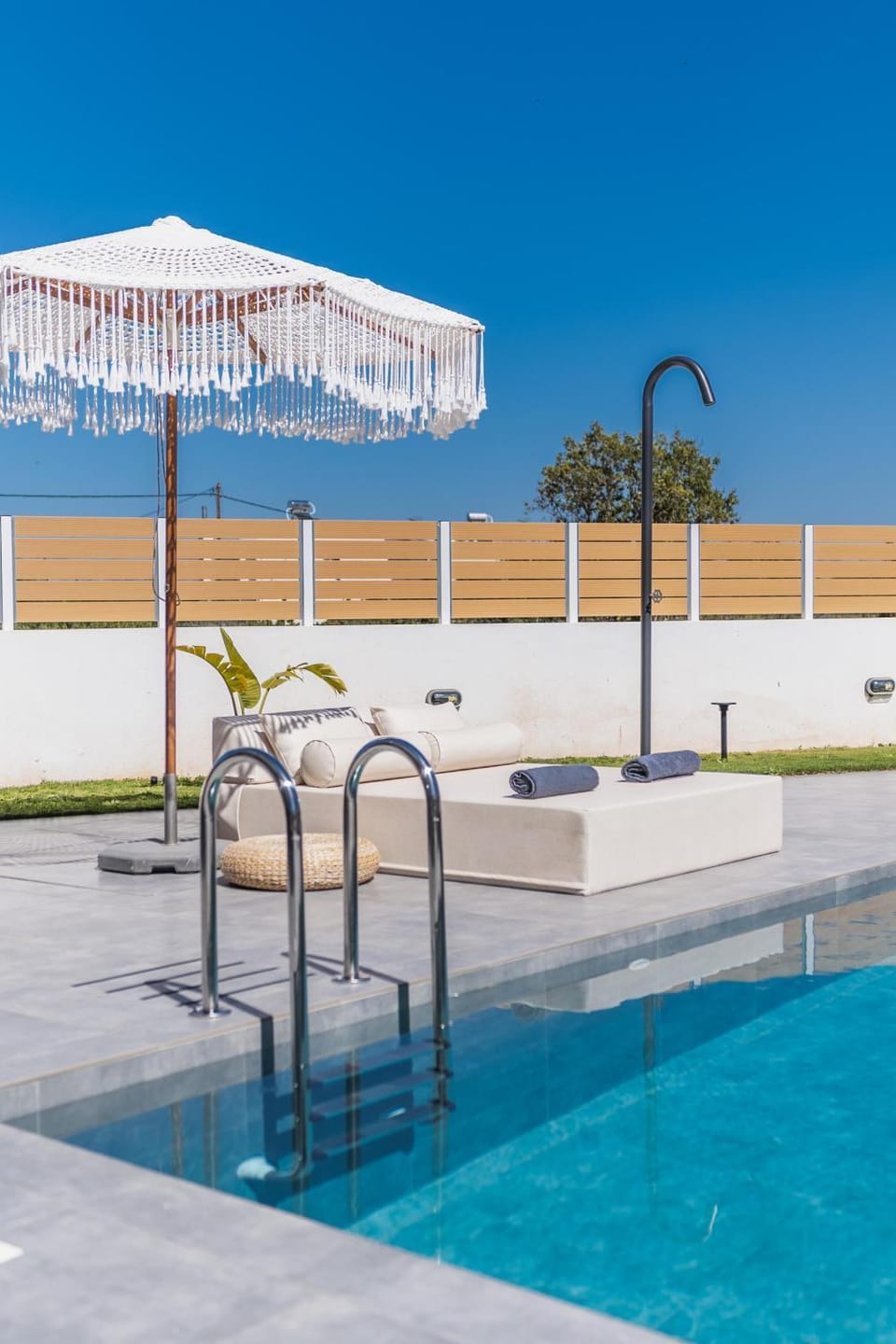 Day, Balcony/Terrace, Pool view, Swimming pool, sunbed