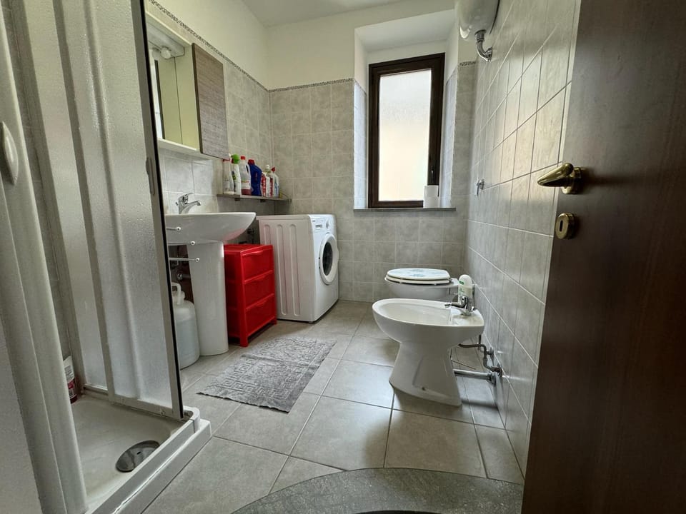 Shower, Bathroom, washing machine
