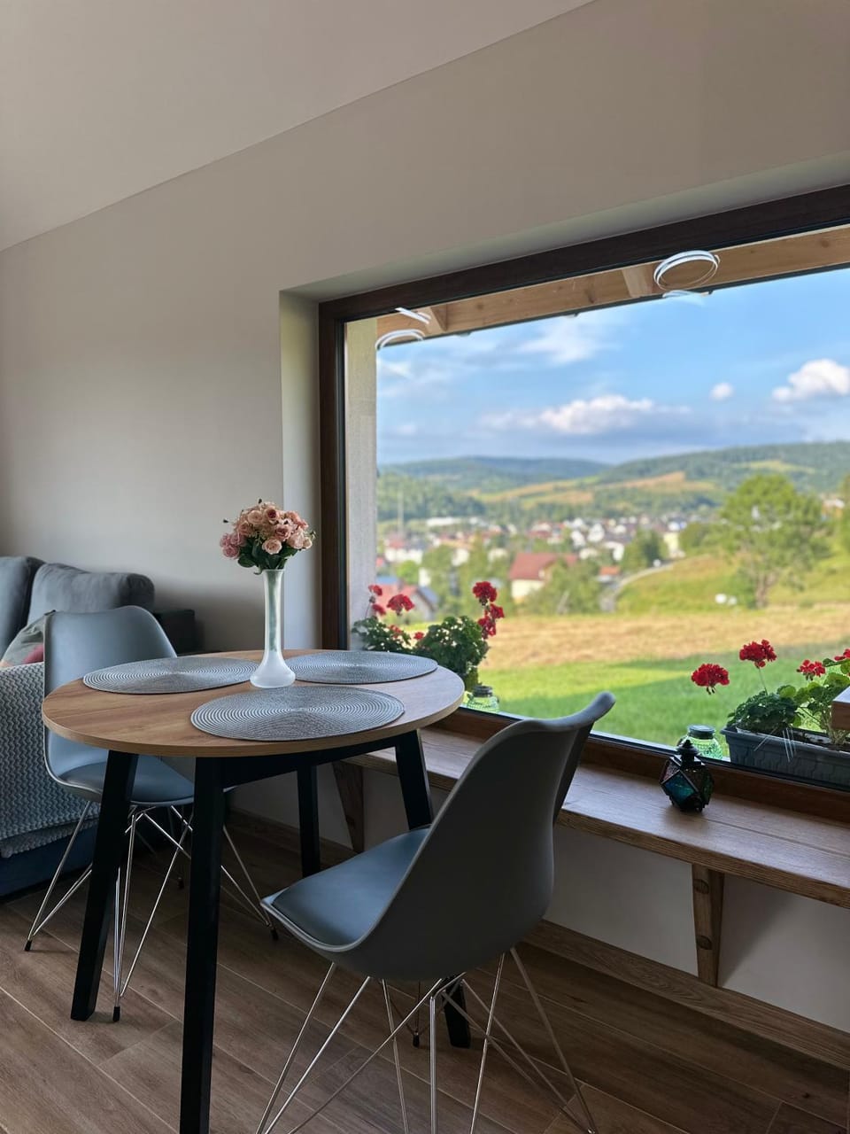 Natural landscape, View (from property/room), Living room, Dining area