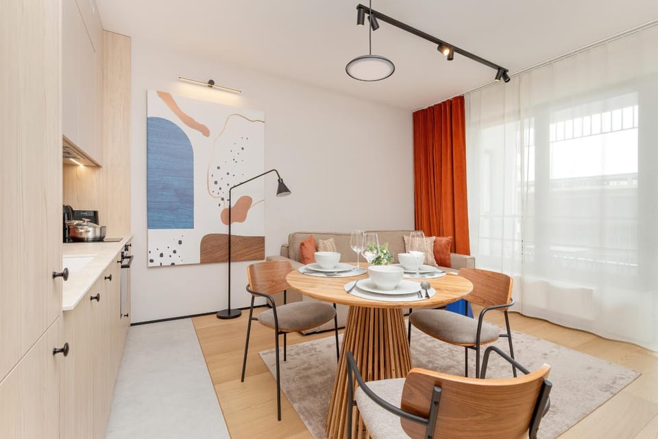 Kitchen or kitchenette, Living room, Seating area, Dining area