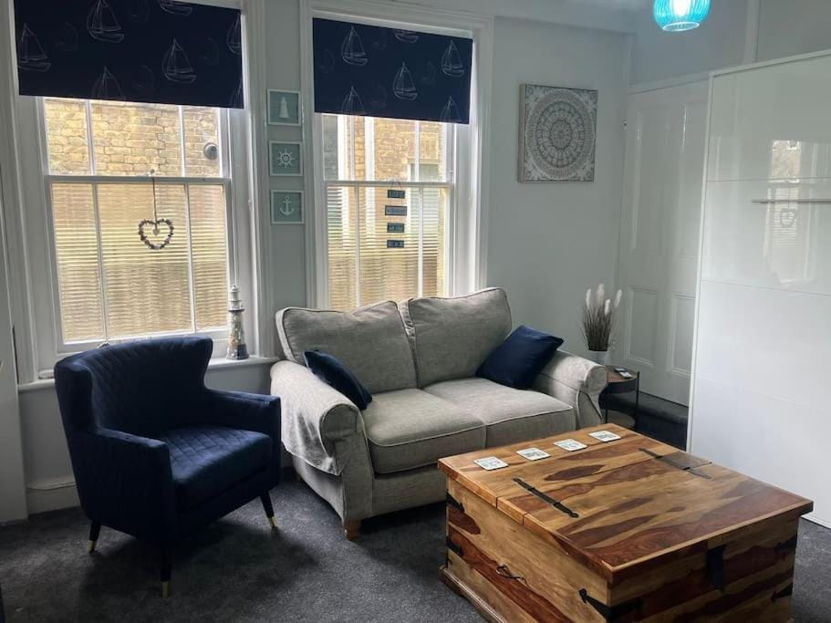 Crown Cove Apartment in Lowestoft