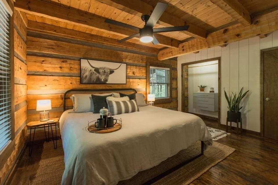 Southern Oak Cabin - Newly Remodeled - Close to all attractions Cabin in Sevier County