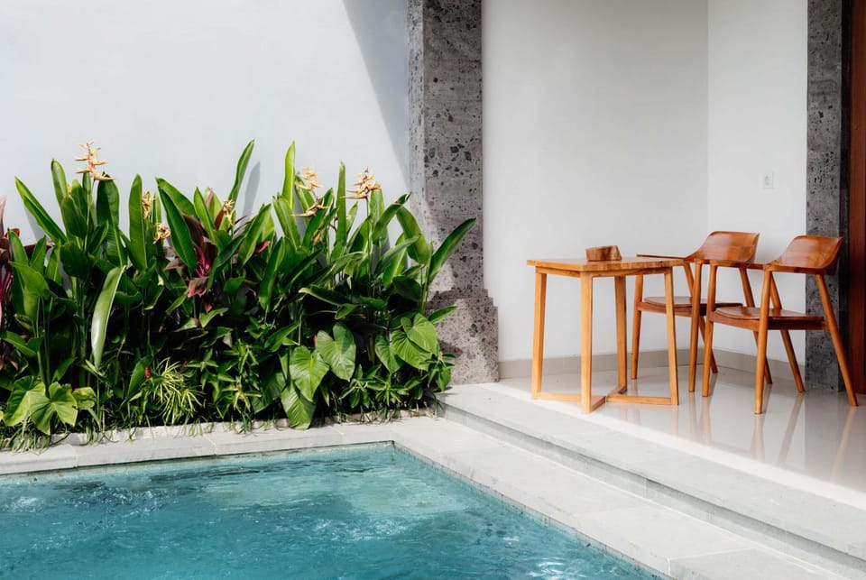 Balcony/Terrace, Seating area, Swimming pool