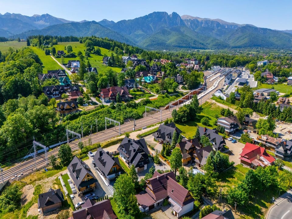 Bird's eye view, Mountain view