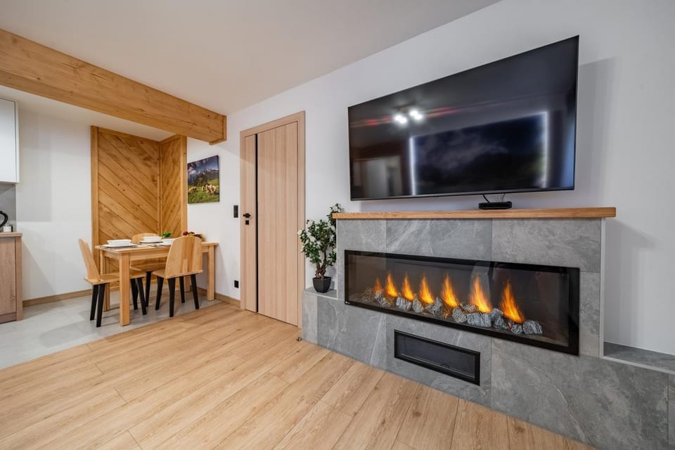 Living room, fireplace, fireplace