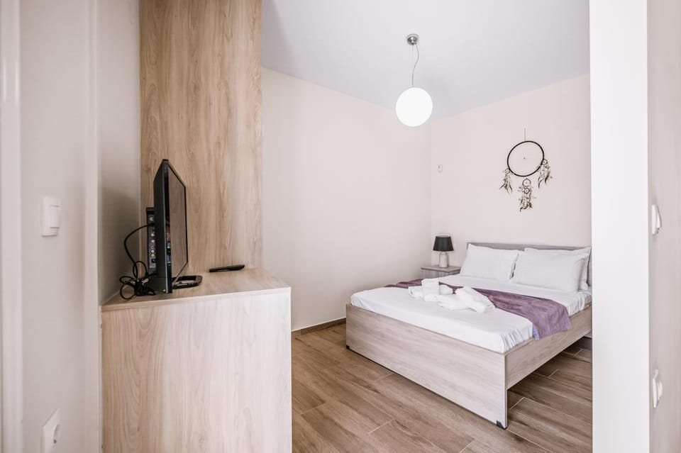 TV and multimedia, Photo of the whole room, wardrobe