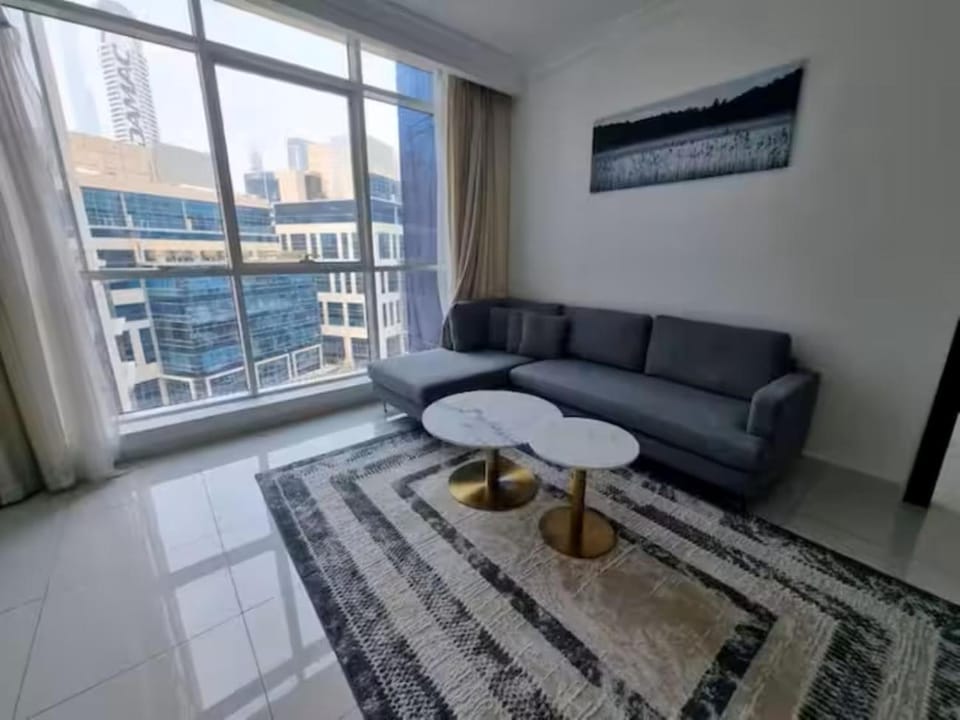 Majestic Tower Apartment in Dubai