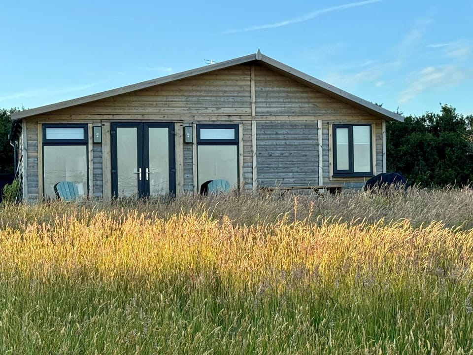 Property building, Spring, Day, Natural landscape, Garden, Garden view