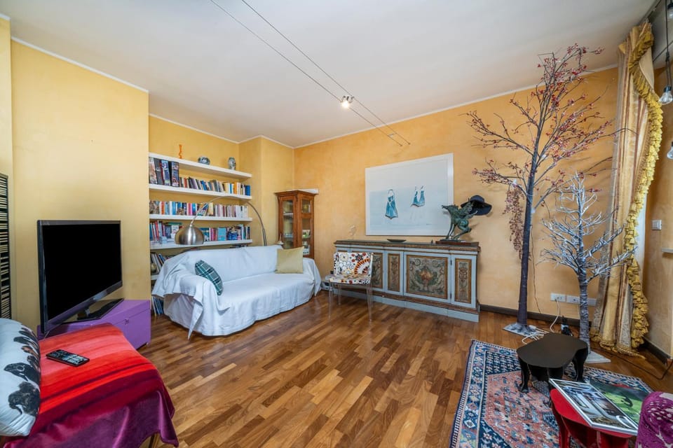 Library, Living room