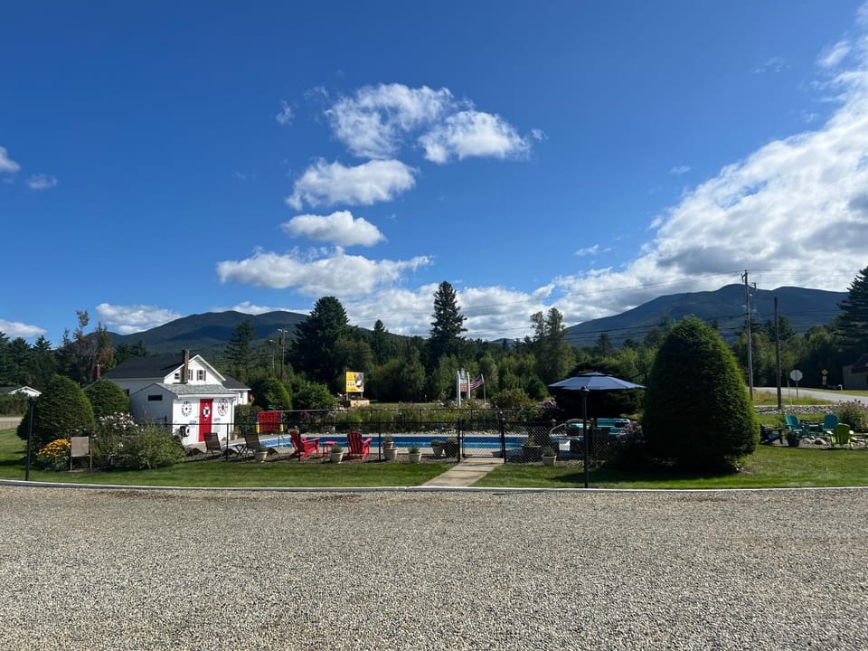 Mountain view, Pool view