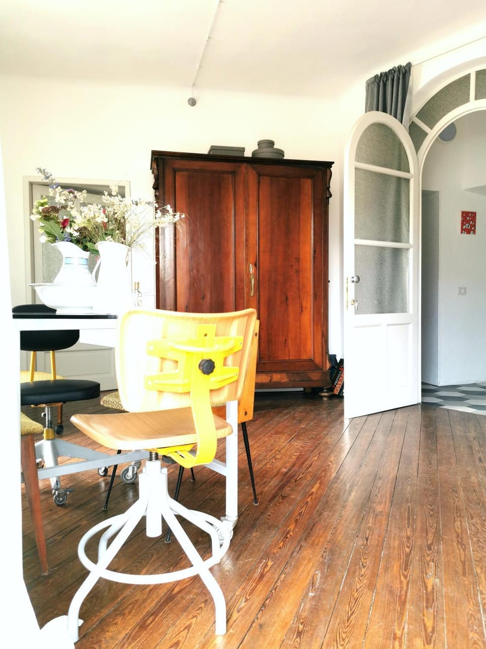 Kitchen or kitchenette, Living room, Dining area