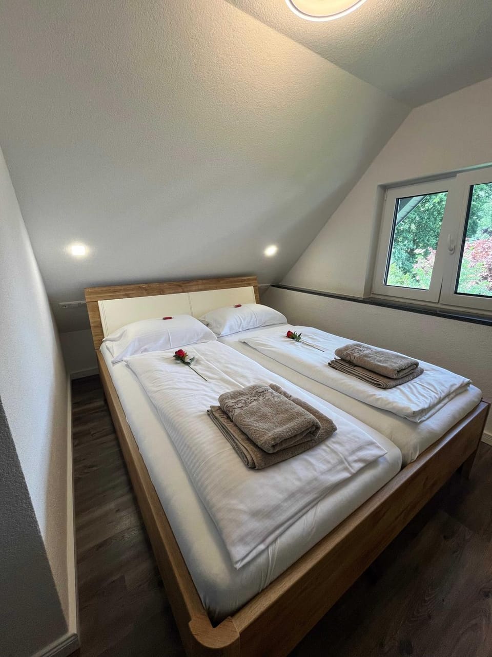 Bed, Photo of the whole room, Bedroom, towels