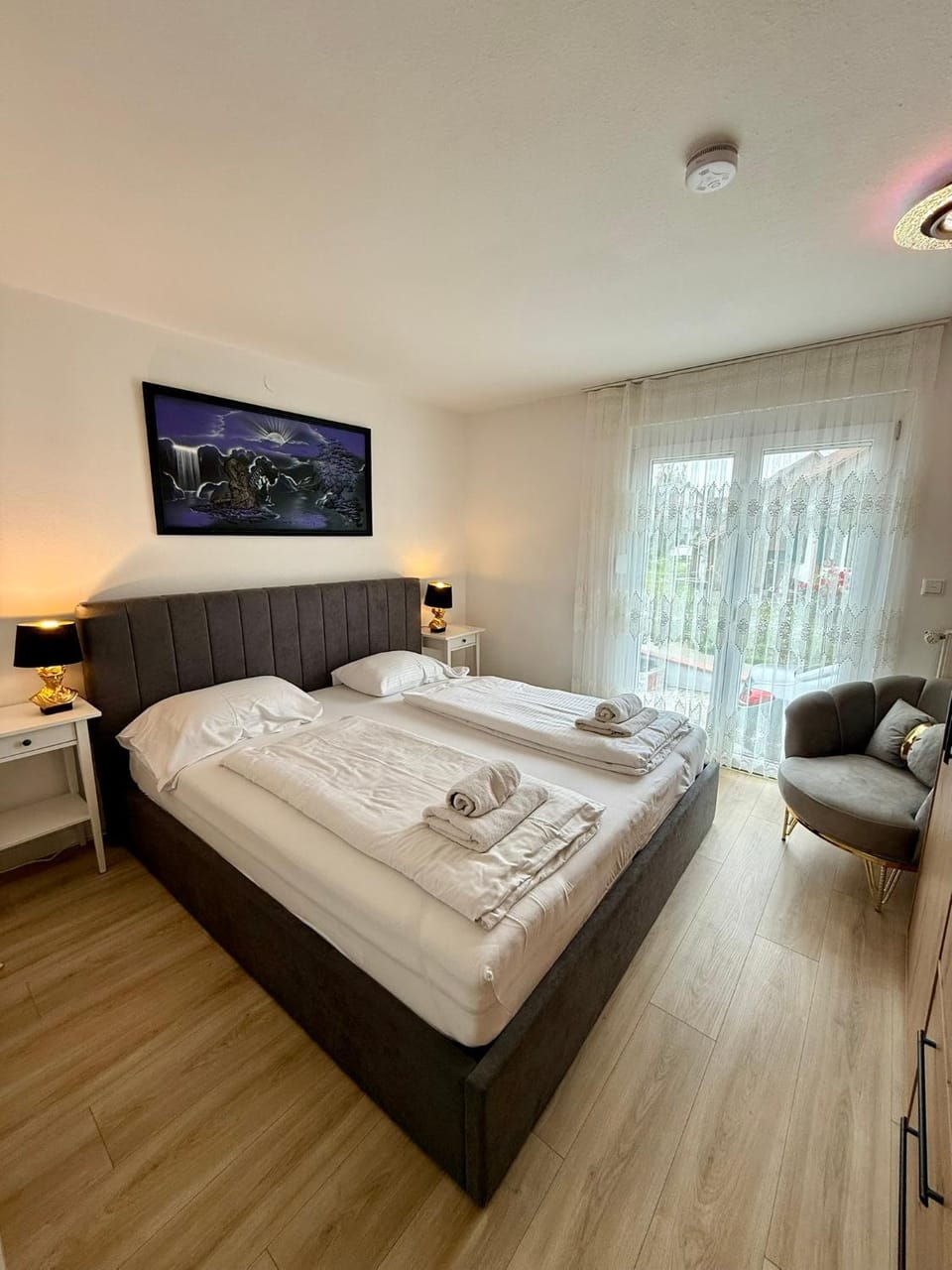 Bed, Photo of the whole room, Bedroom, towels