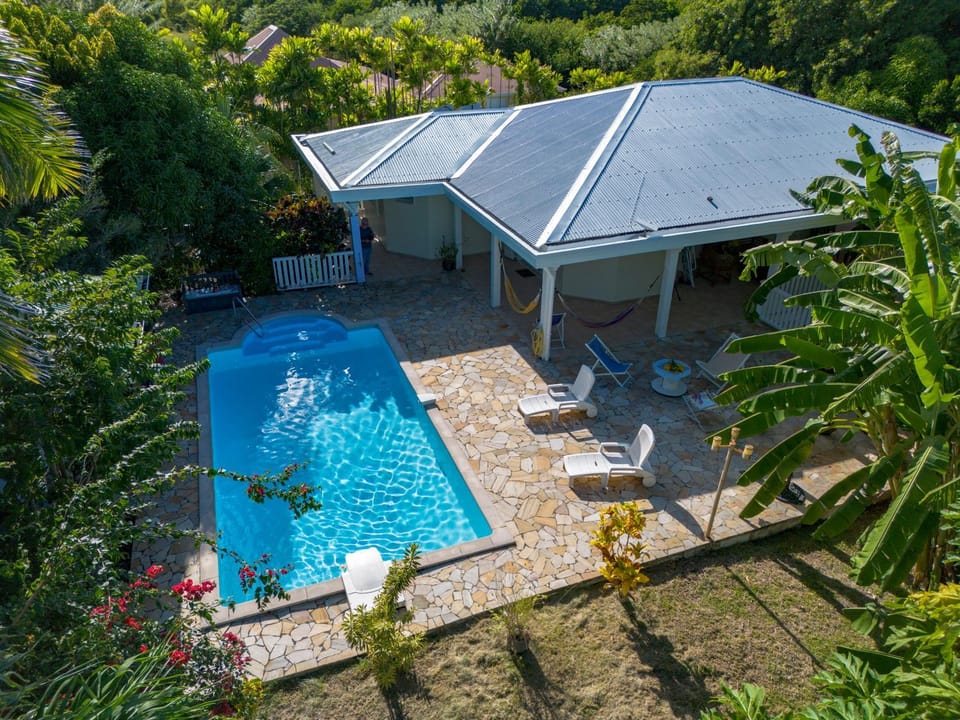 Property building, Day, Garden, Garden view, Pool view, Swimming pool, sunbed