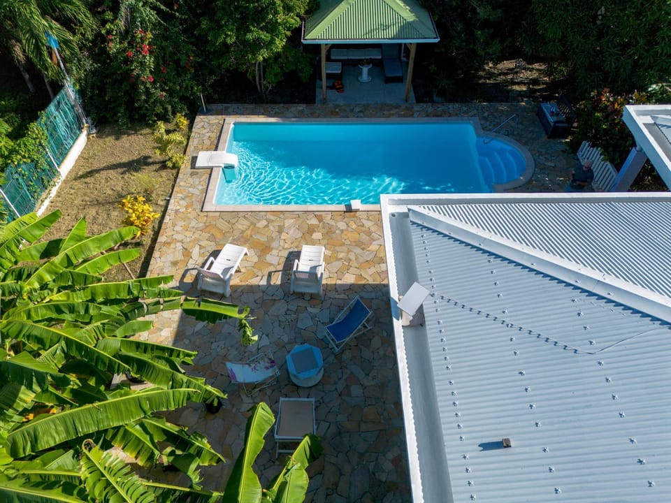 Property building, Patio, Day, Bird's eye view, Garden, Garden view, Pool view, Swimming pool, sunbed
