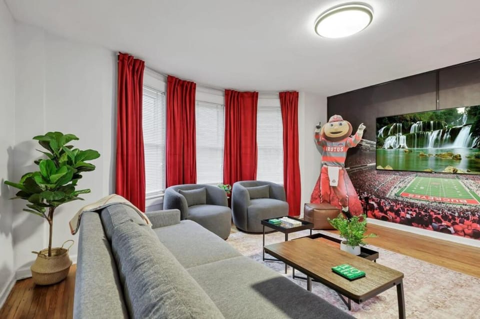 The Ohio State of Mind 5BR 2BA House in Clintonville