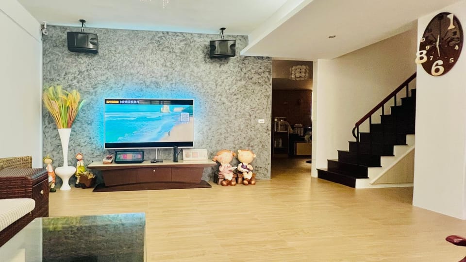 Communal lounge/ TV room, TV and multimedia