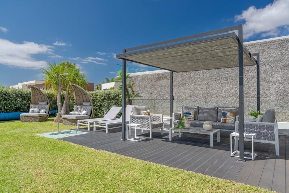 Patio, Garden, Seating area, Garden view