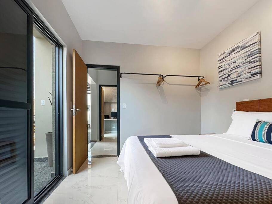 Bed, Photo of the whole room, Bedroom, towels