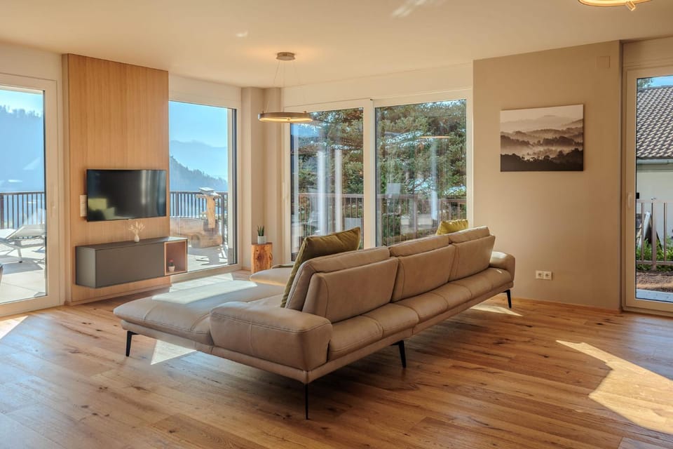 Communal lounge/ TV room, Living room, Seating area