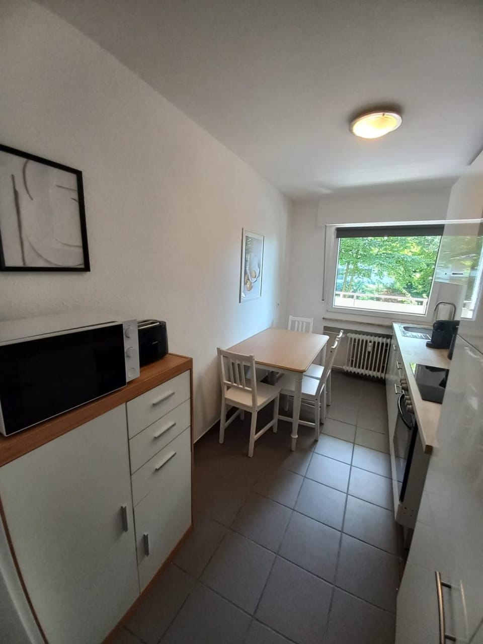 Kitchen or kitchenette, Dining area, oven, stove