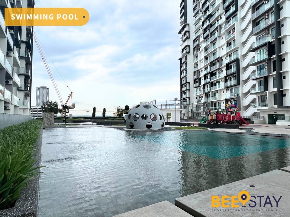 Pool view, Swimming pool
