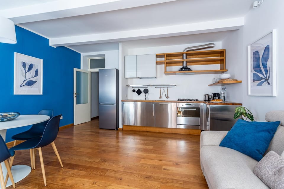 Kitchen or kitchenette, Living room, Seating area, Dining area, oven, stove, toaster