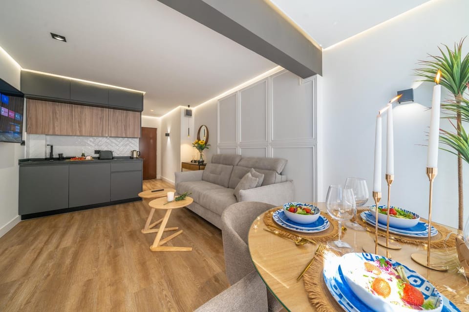 TV and multimedia, Living room, Dining area