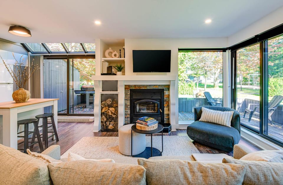 Communal lounge/ TV room, TV and multimedia, Living room, Seating area, Evening entertainment, flat iron