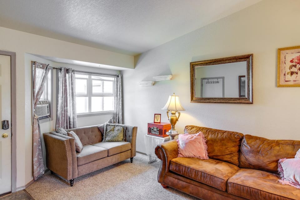 2 Mi to Dtwn: Missoula Duplex w/ Fenced Yard House in Missoula