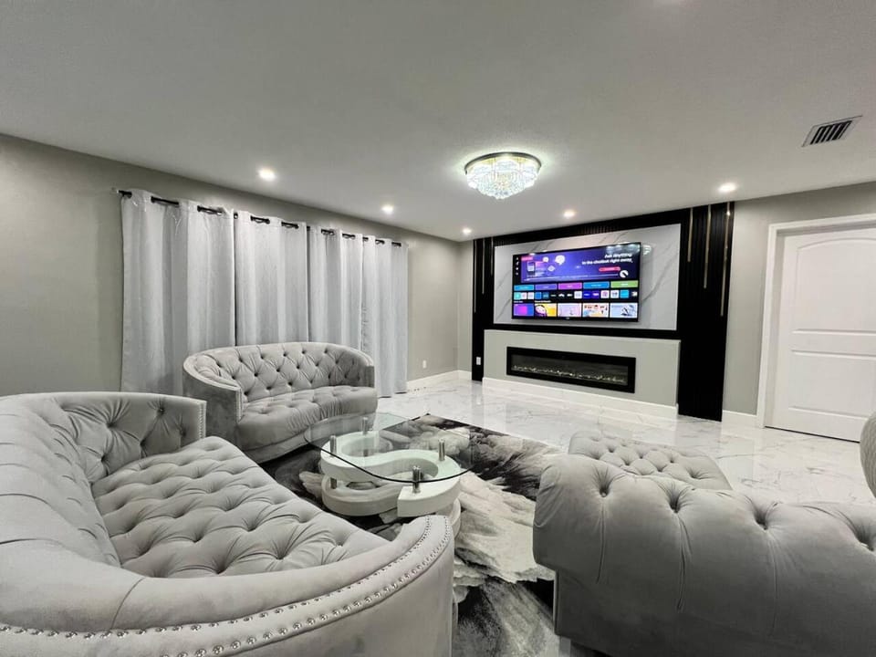 TV and multimedia, Seating area