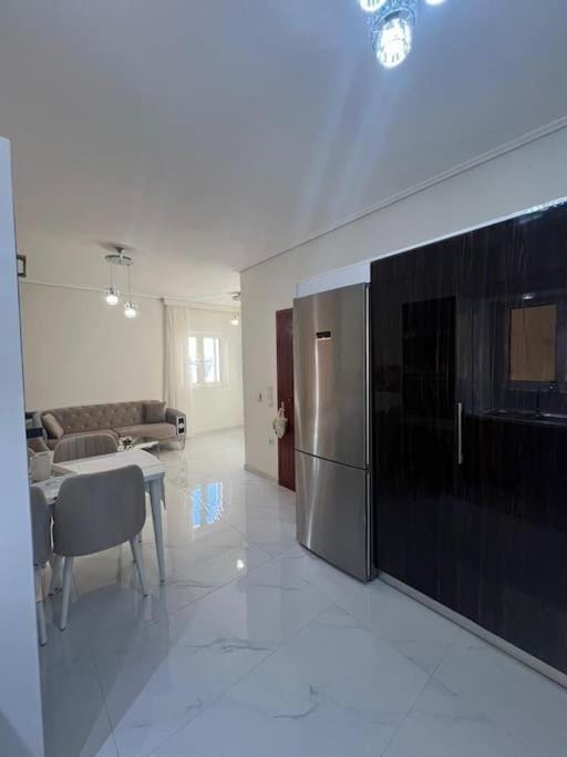 Modern and comfortable apartment 5km from center Apartment in South Athens