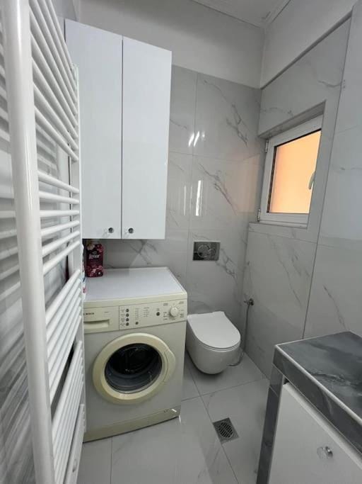 Modern and comfortable apartment 5km from center Apartment in South Athens
