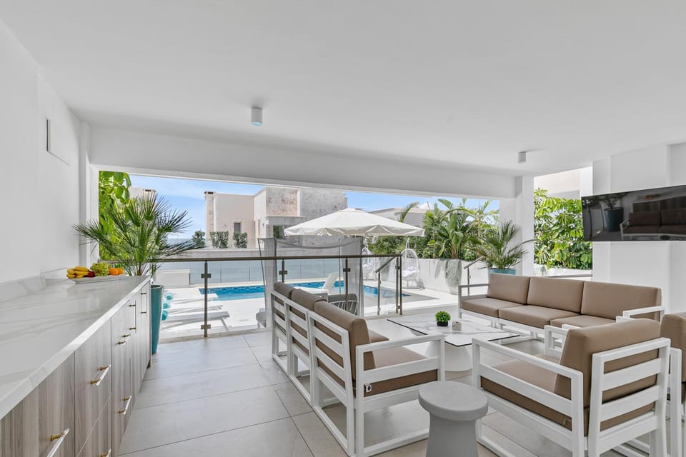 Balcony/Terrace, Pool view