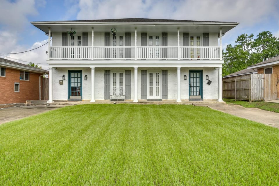 Chic New Orleans Abode: 1 Mi to Lake Pontchartrain House in New Orleans