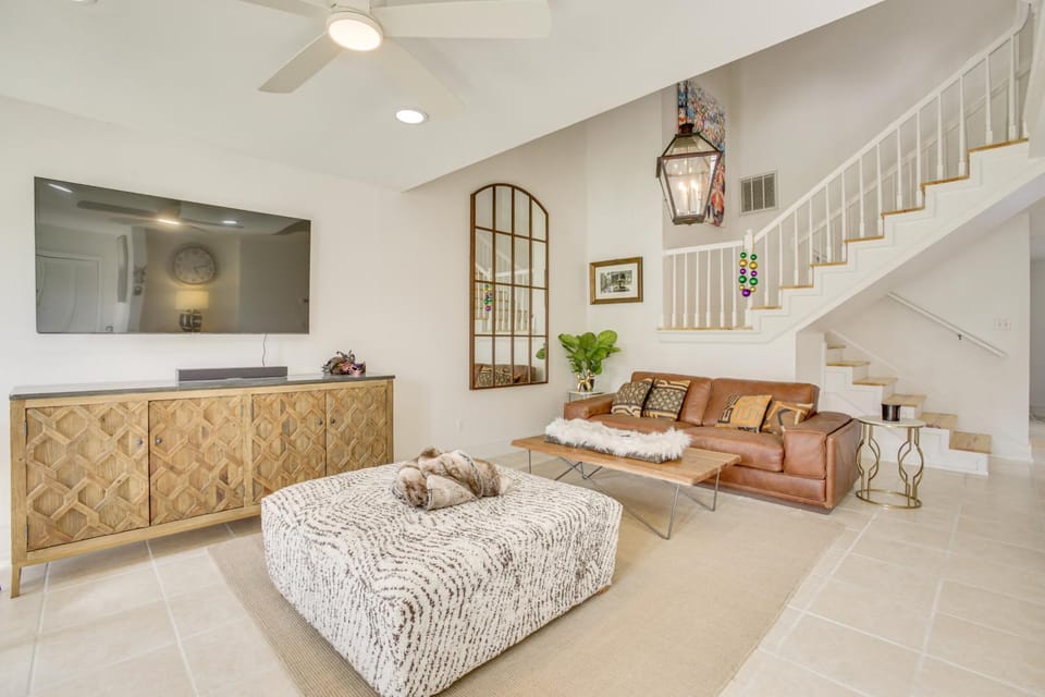 Chic New Orleans Abode: 1 Mi to Lake Pontchartrain House in New Orleans