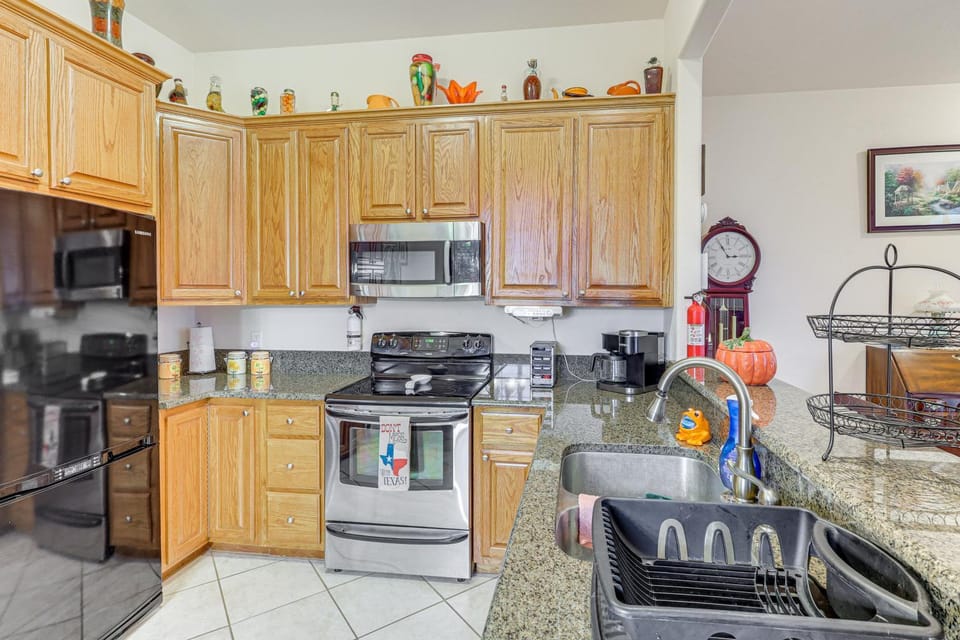 1 Mi to Stillhouse Hollow Lake: Texas Family Home House in Rio Grande