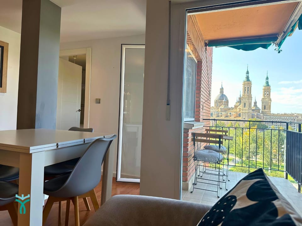 Living room, Dining area, City view