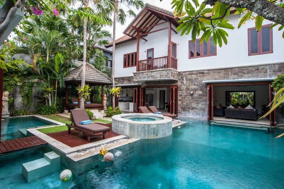 Property building, Swimming pool