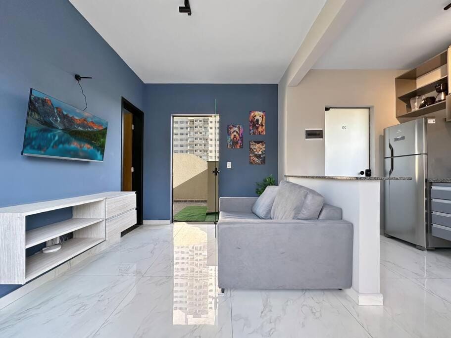 TV and multimedia, Kitchen or kitchenette, Living room, Seating area, oven