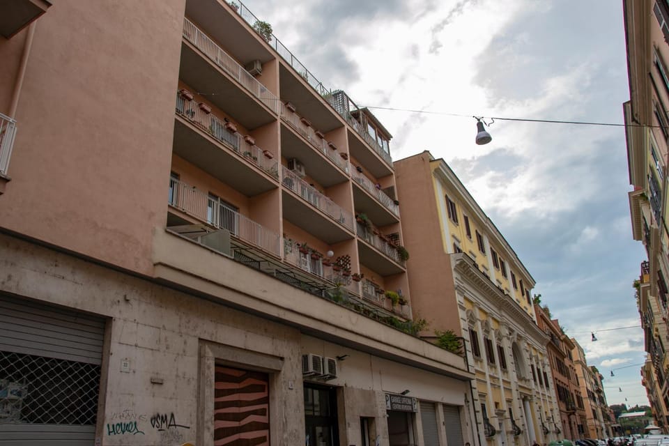 rainbow al colosseo Apartment in Rome
