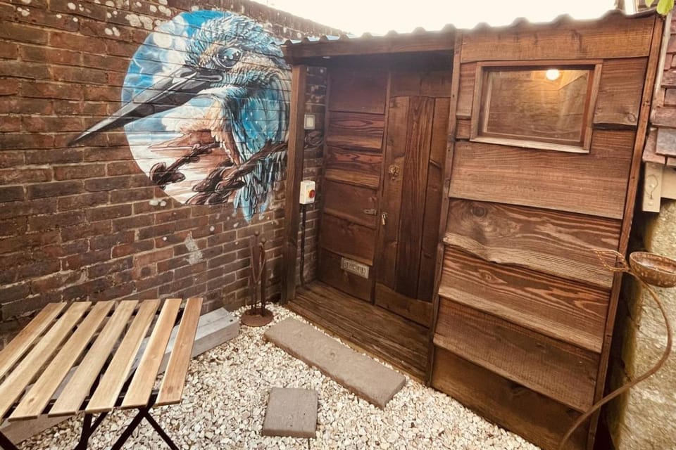 Charming Cottage Sleeps 4 with Sauna House in North Dorset District