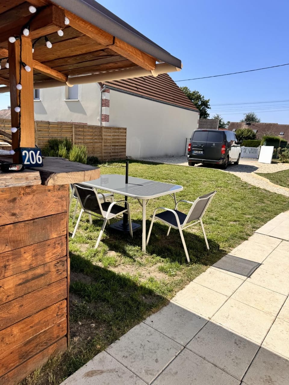 Spring, Parking