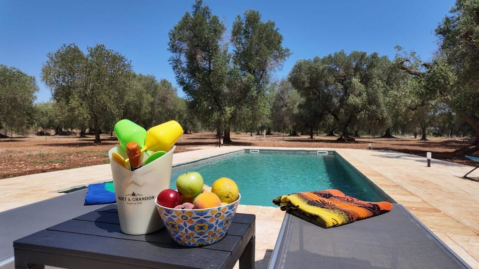 Trullo Le Rondinelle Villa in Province of Taranto