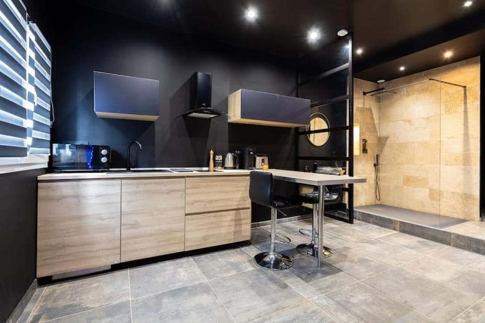 Le Pont des Amoureux Jacuzzi Wifi Apartment in Auvergne-Rhône-Alpes