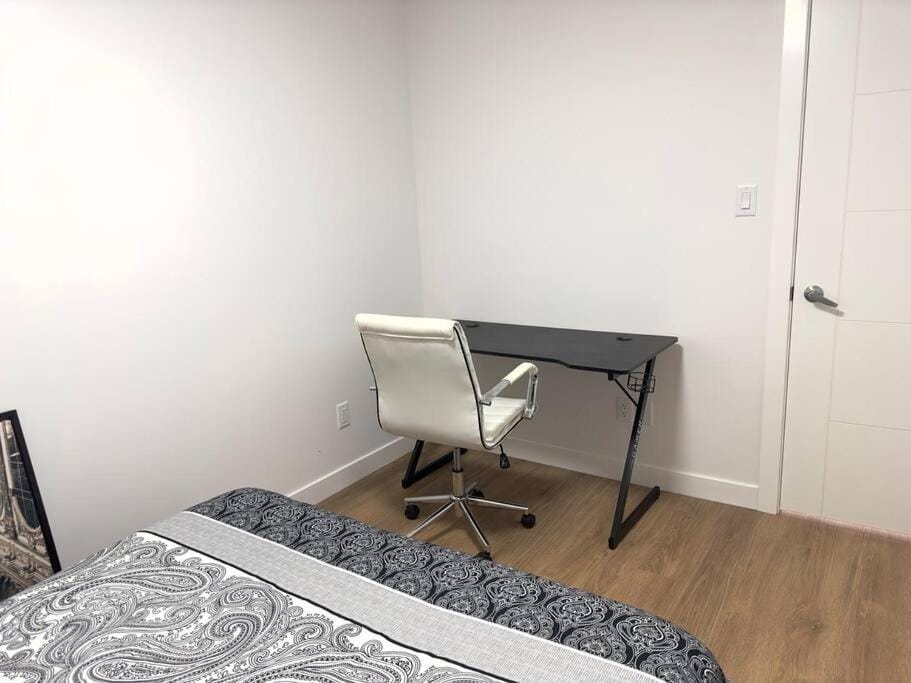 Stylish & Modern 2 Bedroom Suite Apartment in Regina
